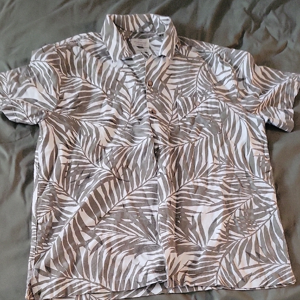 Weatherproof Gray and White Leaf Print Shirt